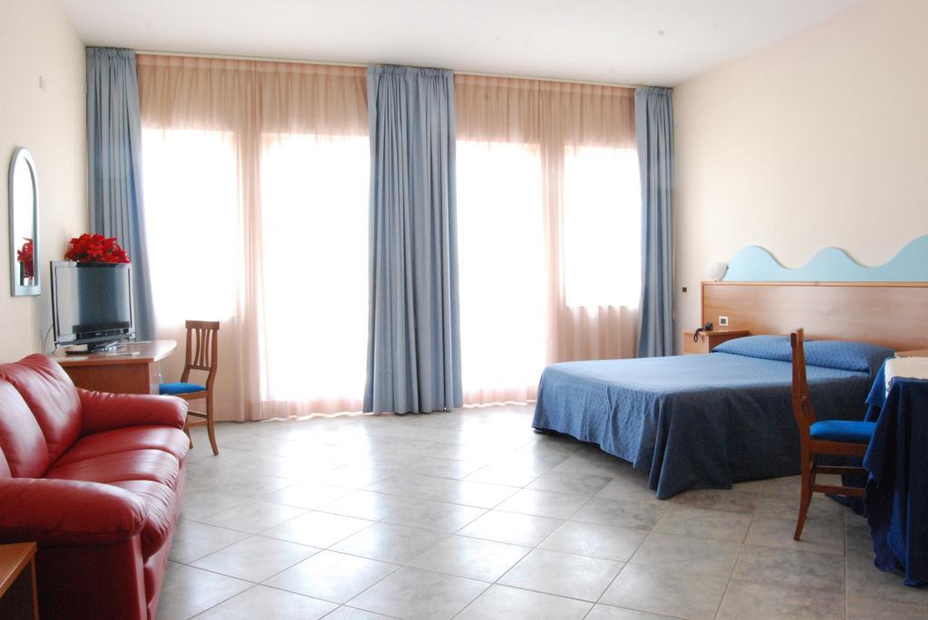 Dakar Living